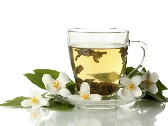How Green Tea Helps You Lose Weight Easily