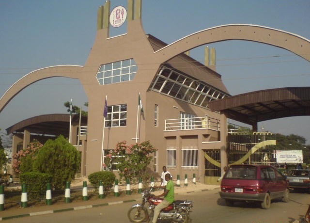 Students protest as UNIBEN’s director of sport dies due to alleged negligence