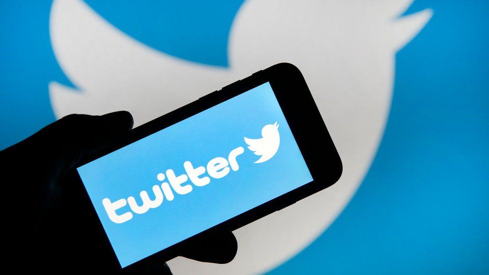 Thousands of users suffer Twitter outage