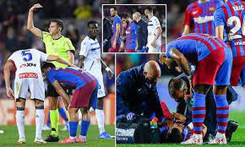 Sergio Aguero ‘diagnosed with arrhythmia after feeling pain in his chest during Alaves clash