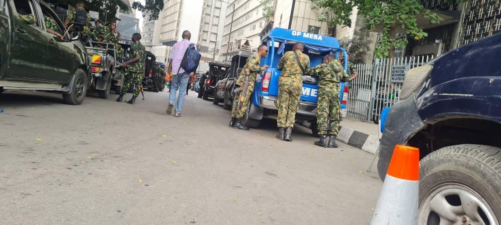 Heavy security presence at CBN Lagos office as INEC begins distribution of sensitive materials