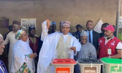 Reactions as Buhari displays ballot paper. revealing who he voted