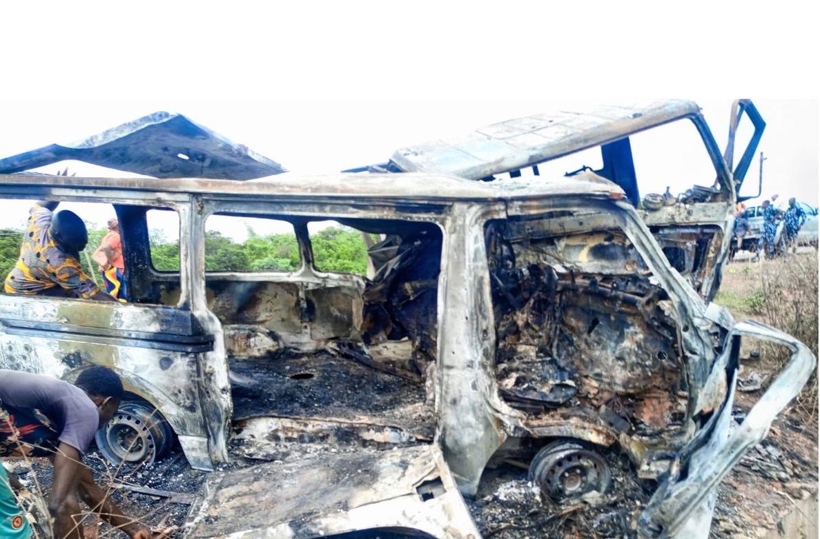 Graphics content: Scores die in highway crash in Enugu
