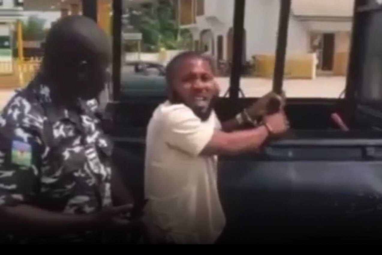 Man roars at police officers who threatened to kill him over N100K 