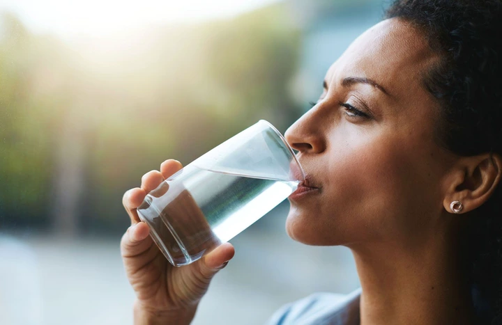 Negative effects of drinking water in the morning
