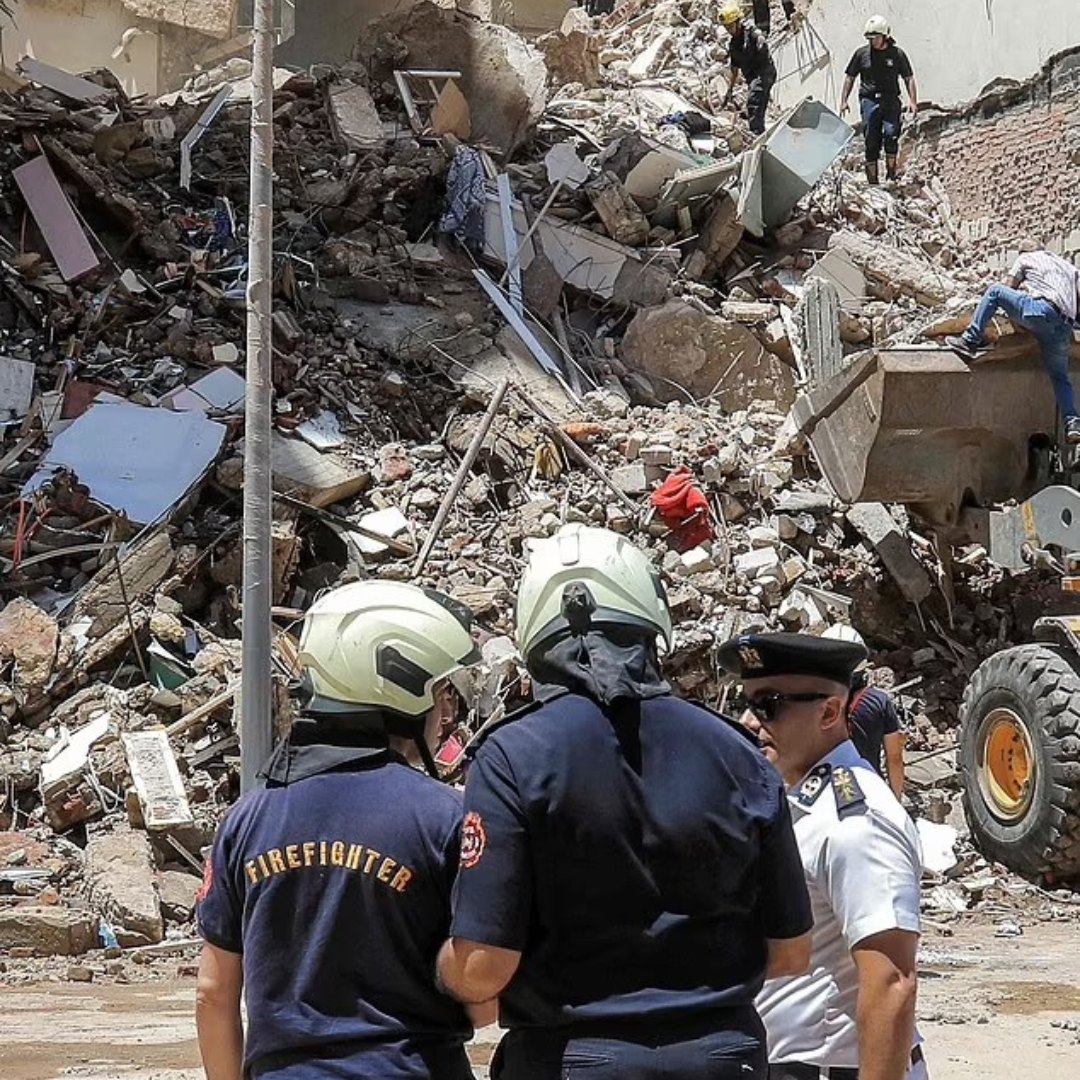 Dozens holiday makers buried under rubbles of collapsed 13-storey building