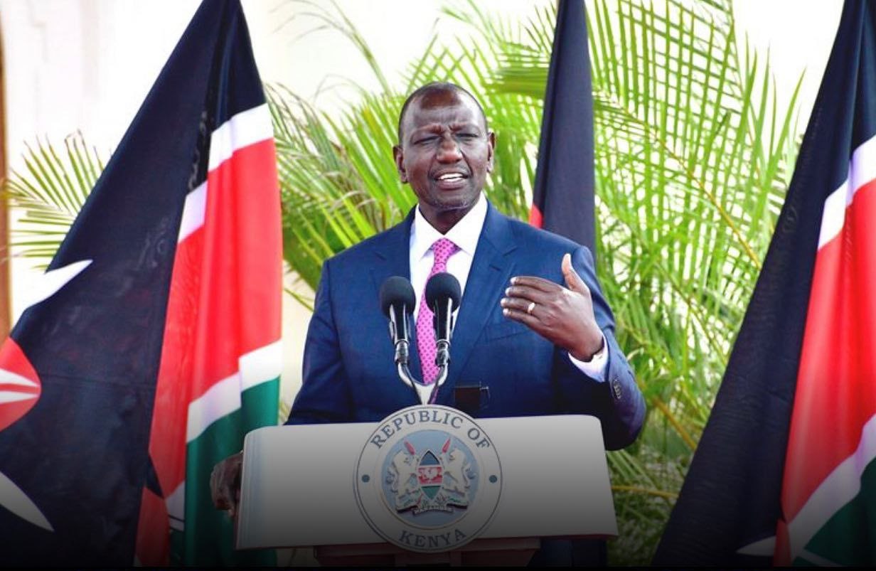 Kenyan President increases salaries of civil servants; rejects proposal to increase salaries of politicians