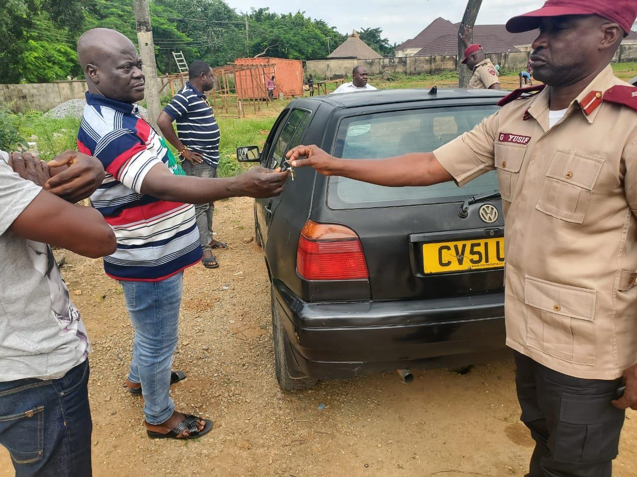 FRSC nabs man driving vehicle with Nigerian and foreign plate numbers