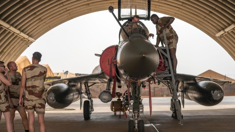 Mali, Burkina Faso deploy warplanes in Niger after ECOWAS threat