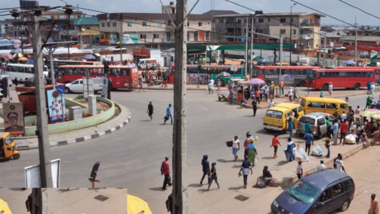 Festival: Lagos monarch clarifies controversial curfew in Ikorodu