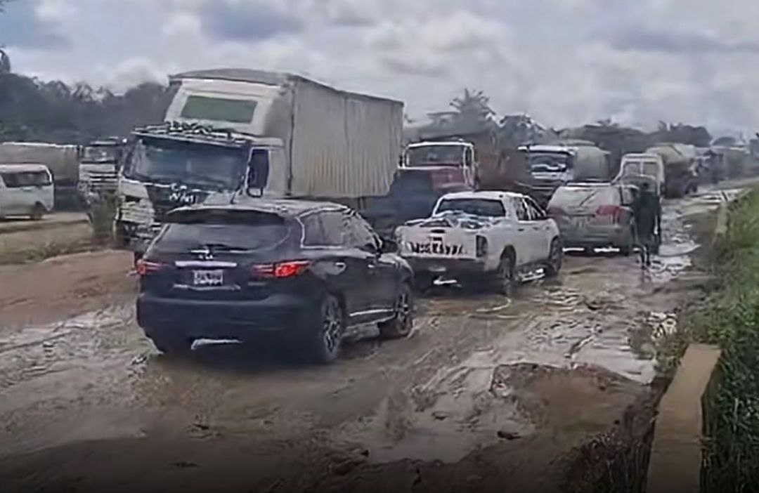 Stranded travelers cry out over state of Benin-Warri expressway