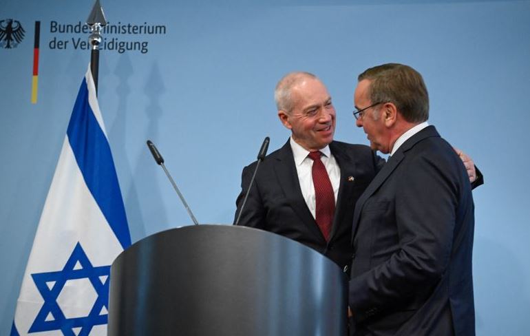 Germany, Israel sign historic missile shield deal