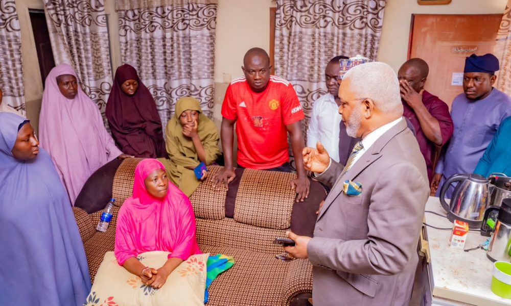 Akpabio visits family of late Tribune reporter, Tijani Adeyemi