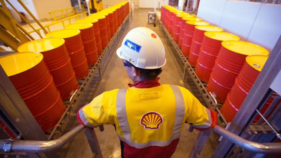 Shell to sell Nigeria onshore oil business to local consortium for $1.3bn
