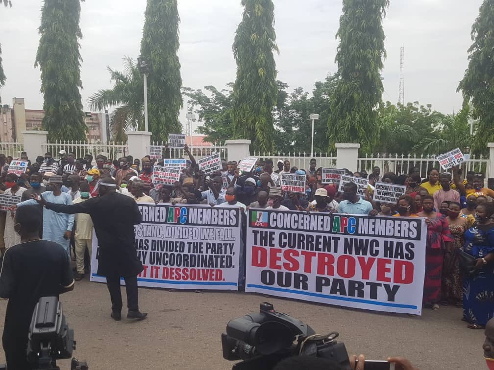 Protest rocks APC secretariat in Edo state