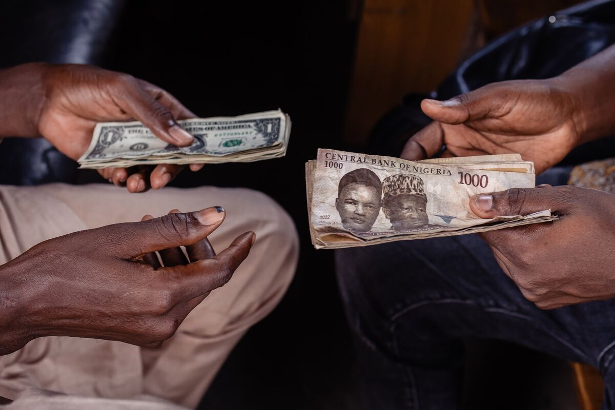 Naira sustains gains at both parallel, official market