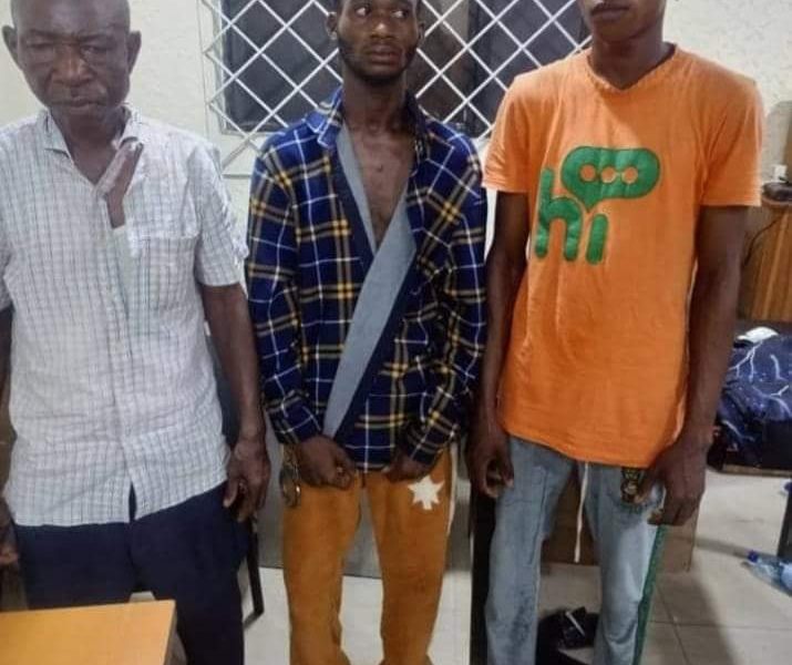 Two days after a three-man kidnapping syndicate invaded a building at Millionaire  Estate in Oniru, Lagos, and abducted two persons, crack detectives