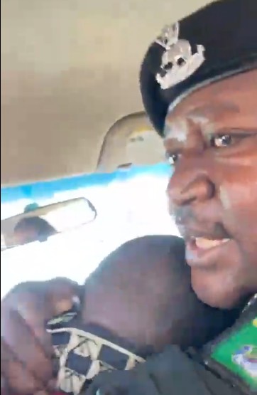Viral video: Lagos police identify officer strangling uber driver
