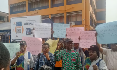 Oyo: Organized labour occupy IBEDC, protest over hike in electricity tariff