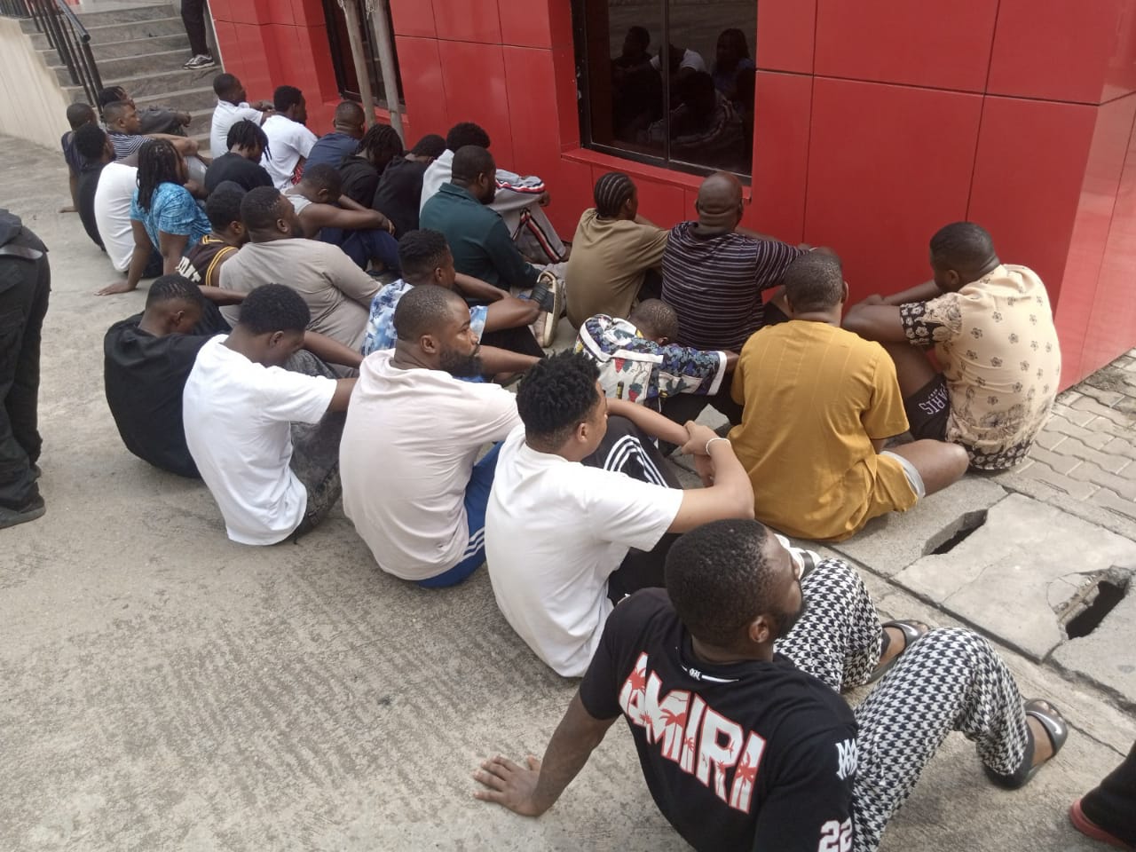 EFCC arrests 29 suspected internet fraudsters in Abuja