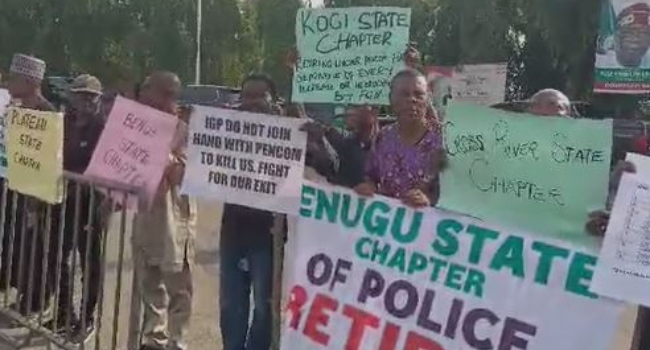 Retired police officers storm N’Assembly, protest over unpaid pensions