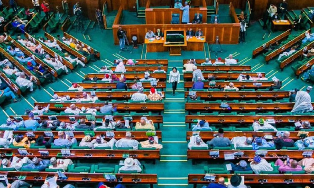 Customs officer slump, dies during grilling by lawmakers