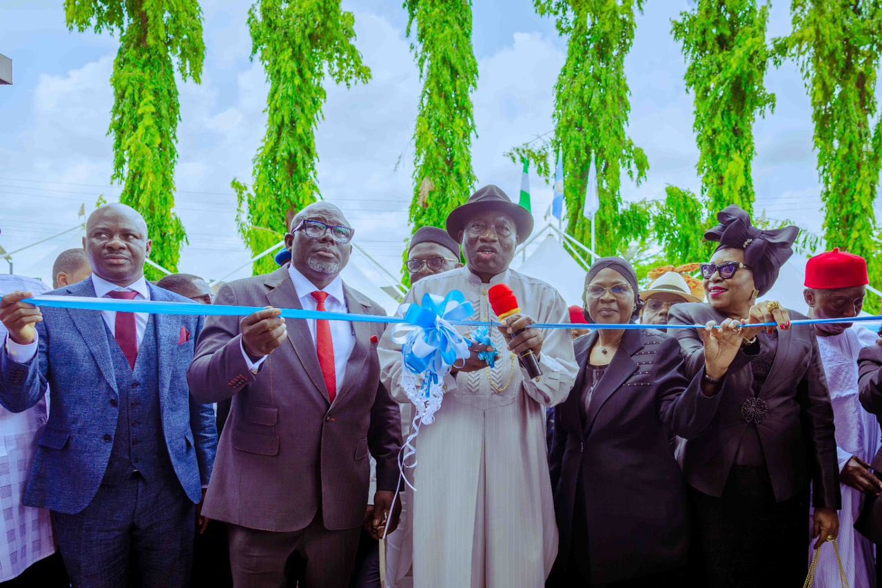 Oborevwori celebrates as Goodluck Jonathan commissions Delta State High Court complex