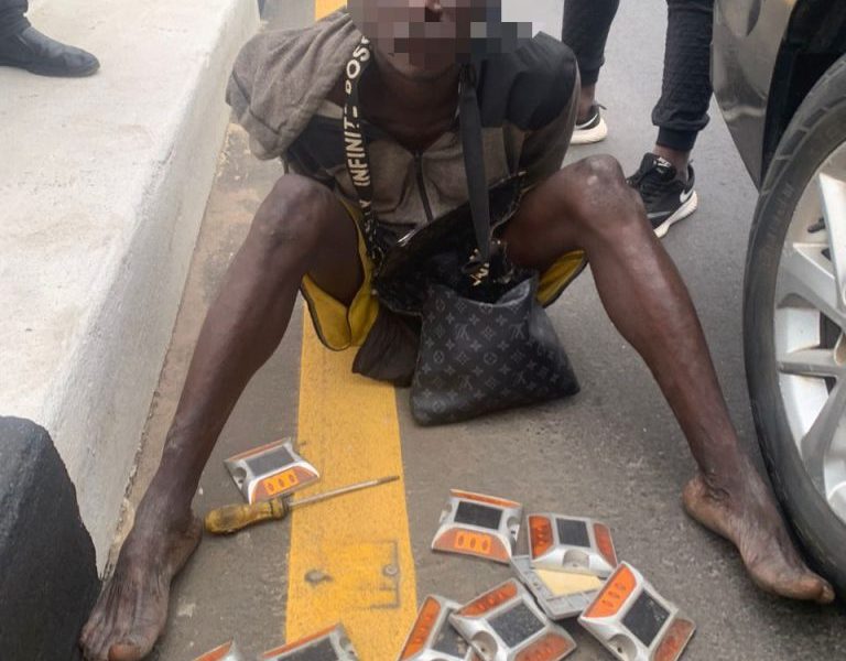 police arrest 18-year-old for stealing LED lights on third mainland bridge