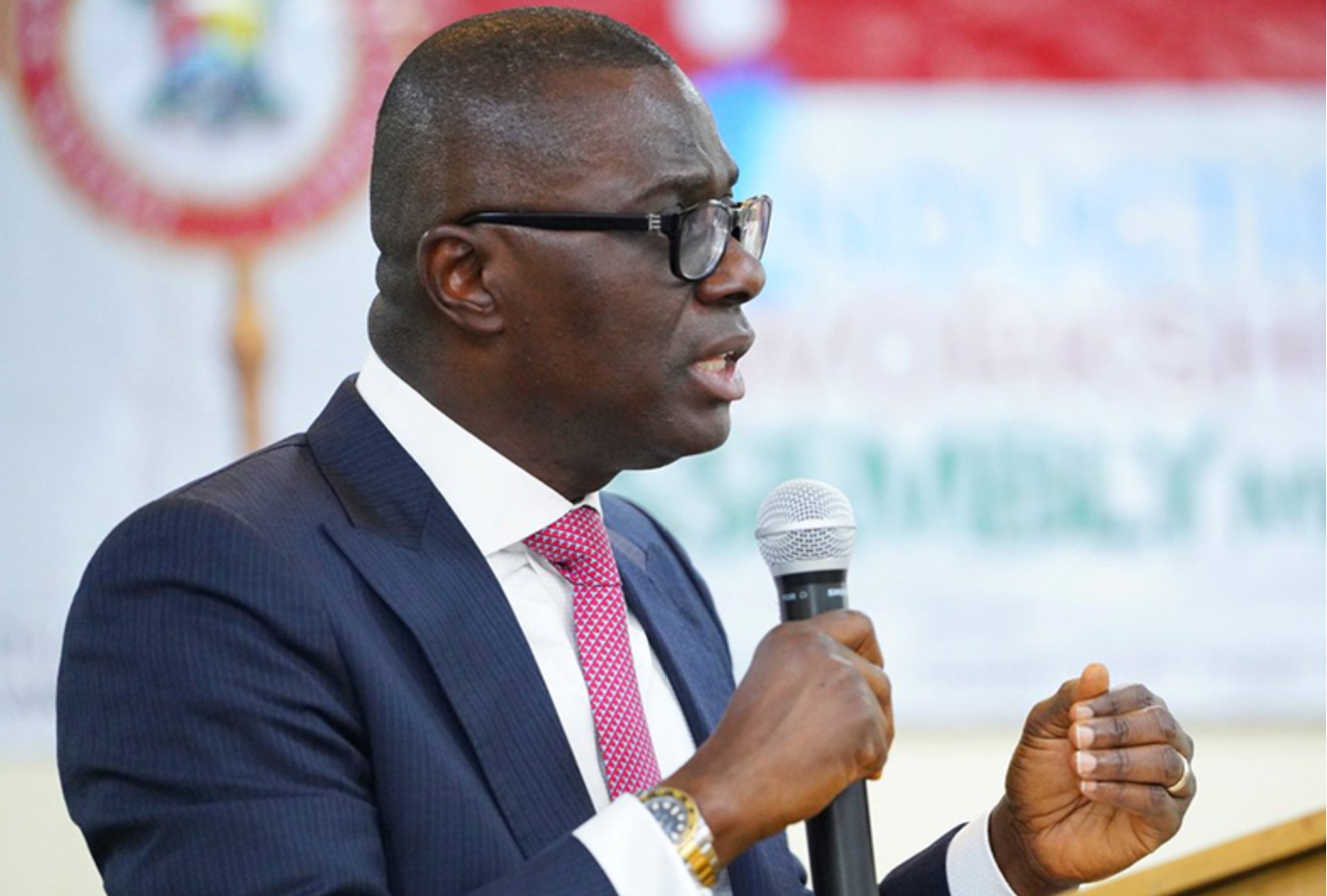 Lagos State Government clarifies stance on building permits