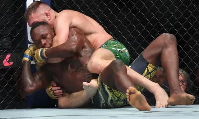 Du Plessis defeats Adesanya via submission, retain UFC Middleweight title