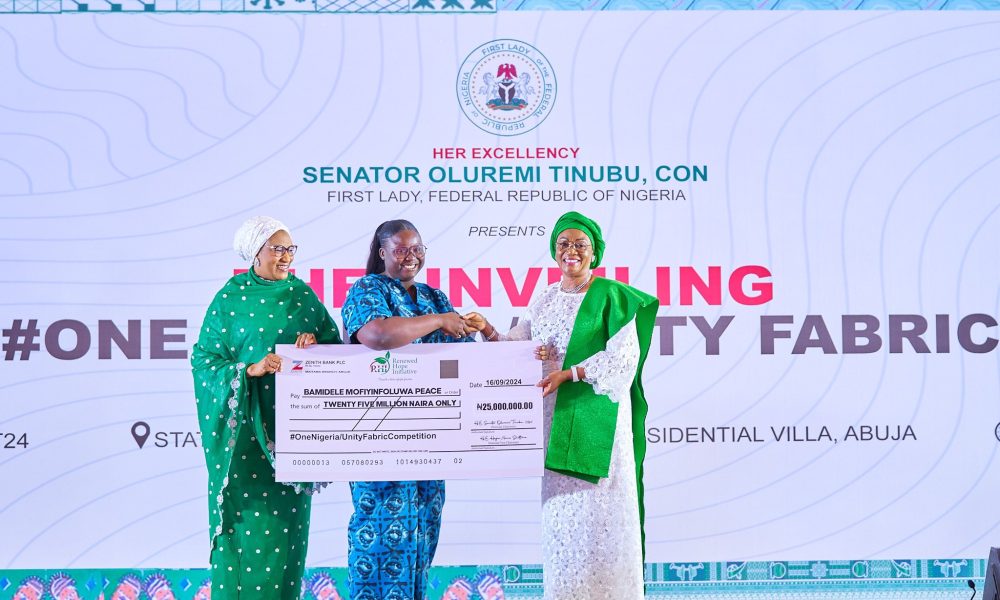 Oluremi Tinubu presents N25m to Mofiyinfoluw