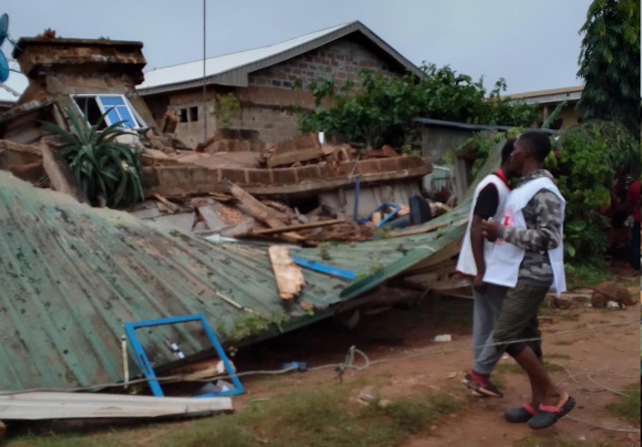 Edo govt confirms rescue of trapped UNIBEN students in collapsed building, orders investigation