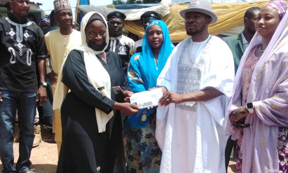 LG Chairman distributing N20m to 1,100 traders State to cushion hardship in Niger