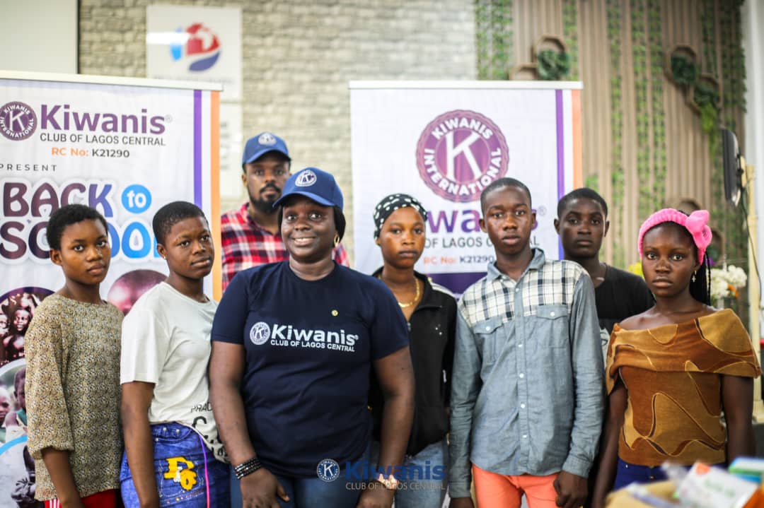 Lagos: KIWANIS club gives kits to school children in Ajah