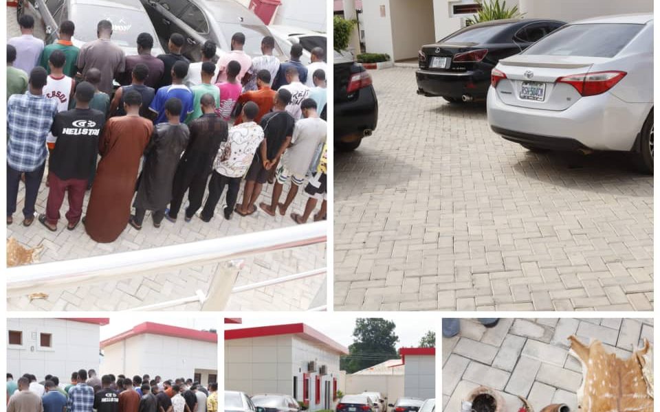 Internet fraudsters arrested in Kwara and recovered items by EFCC