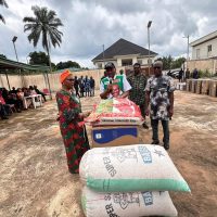 Distribution of interventionist items by Ndudi Elumelu in Onicha Uku