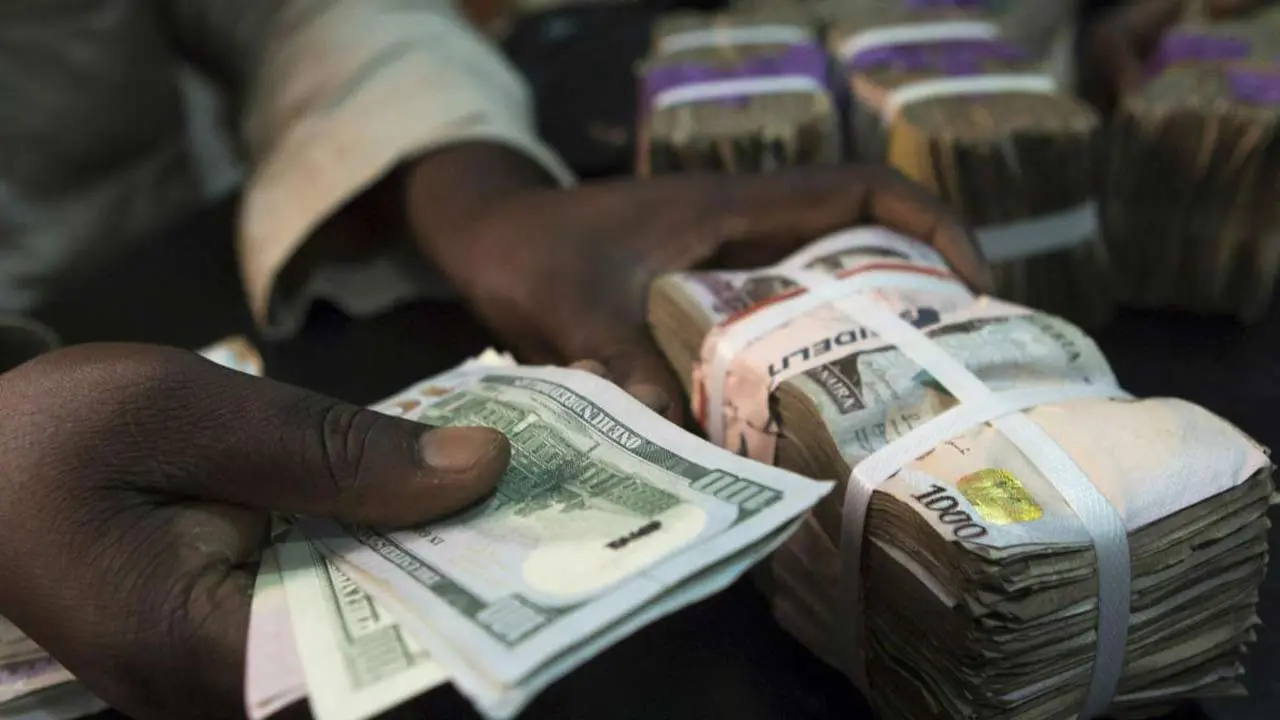 Naira weakens further amid forex market volatility, hits N1,625/$1