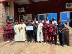 Presentation of N10m cheque to Nursing school