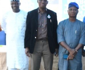 The NAN MD, Ali M. Ali, middle, Mr Mufutau Ojo, new EIC, left and Mr Ephraims Sheyin, right.