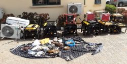 Items recovered from arrested 40 suspected internet fraudsters in Niger 