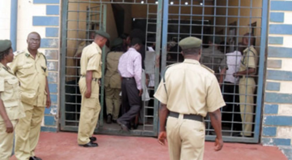 16 inmates escape in Keffi prison break, 5 officers injured