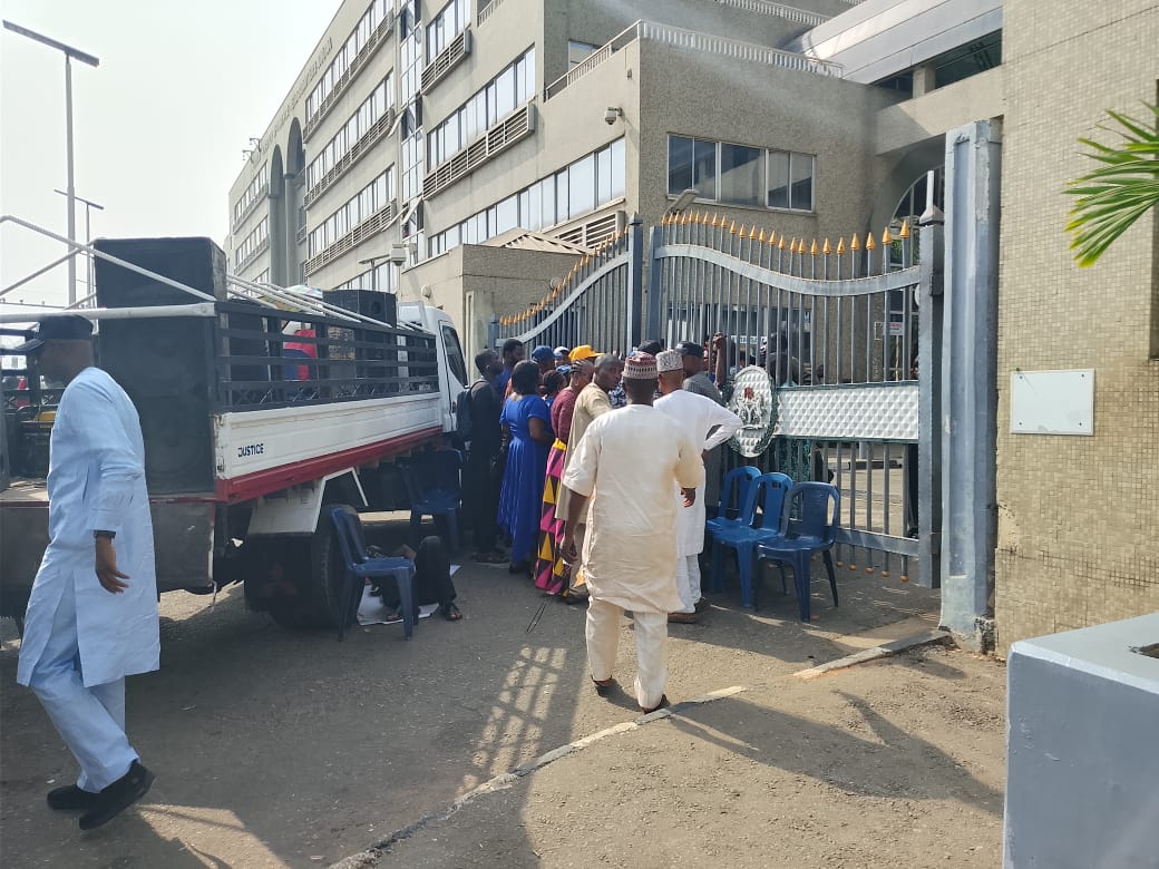 Protesting contractors block Finance Ministry gate in Abuja, Minister denied entry