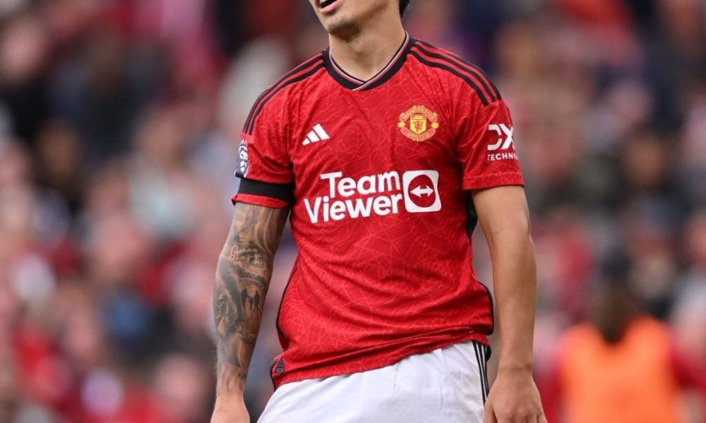 Martínez ruled out of Everton clash with calf injury