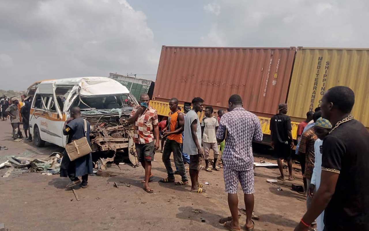 14 wedding guests killed in horror crash along Enugu–Port Harcourt Expressway