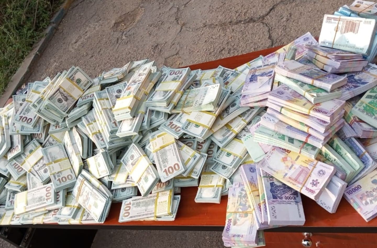 EFCC probes Anambra trader over alleged N192,000 fake currency at Awka market
