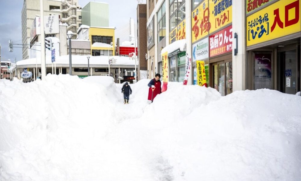 Japan issues avalanche warnings as snow deaths reach 35