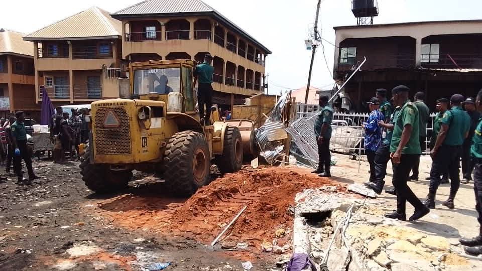 Agency demolishes shanties, illegal structures in Anambra market