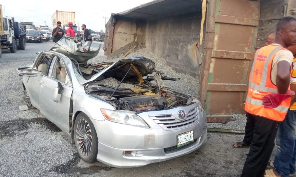 Man Dies, Wife Injured as Truck Crushes Car in Lagos