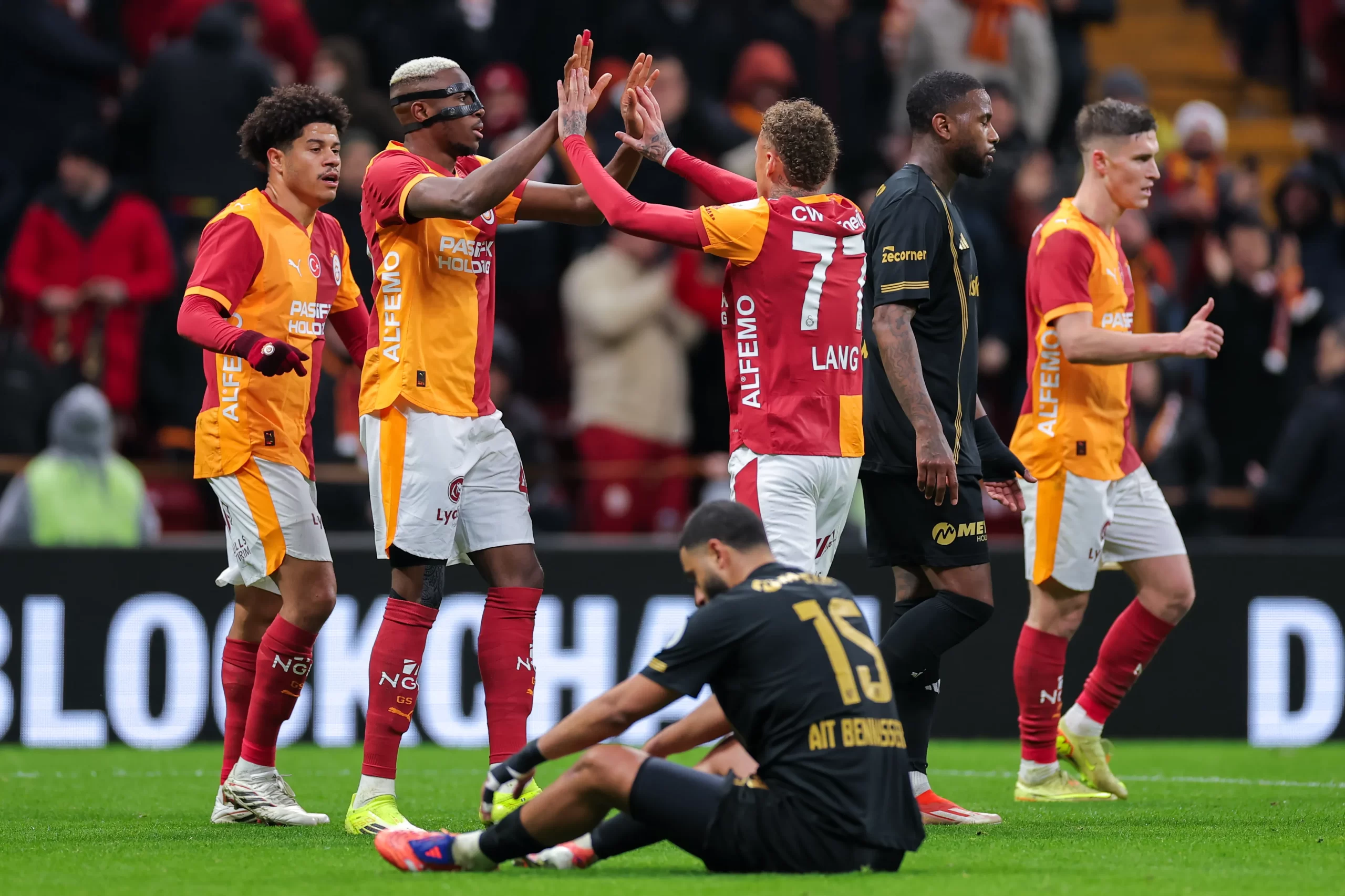 Galatasaray thrash Juventus 5–2 to hand Spalletti first champions League defeat