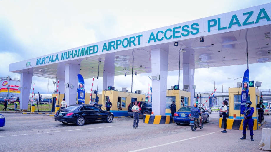 Gridlock erupts at Murtala Muhammed International Airport as FAAN enforces cashless toll payment